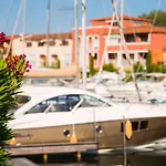 Maison 2 Chambres, Proche Plage, Parking, Climatisation, Wifi - Fr-1-868-8 Grimaud