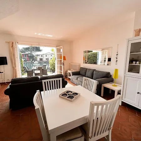 Casa vacanze Maison 2 Chambres, Proche Plage, Parking, Climatisation, Wifi - Fr-1-868-8 Grimaud