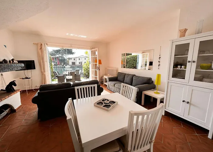 Hébergement de vacances Maison 2 Chambres, Proche Plage, Parking, Climatisation, Wifi - Fr-1-868-8 Grimaud